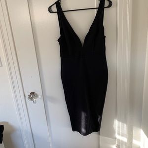Perfect LBD! Lulus bodycon black dress